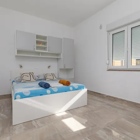 Apartman With Parking Space Krvavica, Makarska - 23540