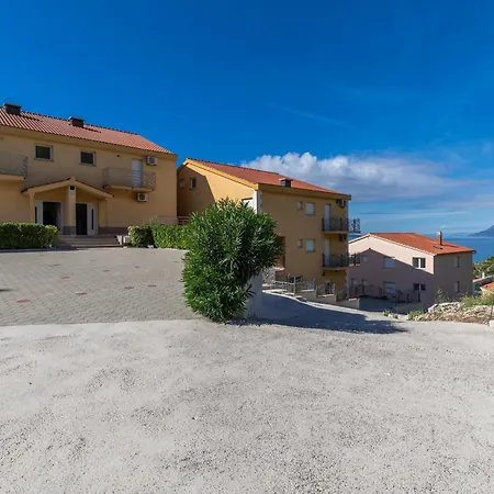 Apartment With Parking Space Krvavica, Makarska - 23540