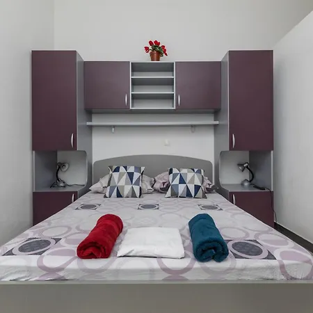 Apartman With Parking Space Krvavica, Makarska - 23540
