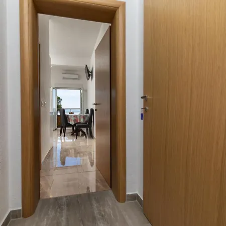 Apartman With Parking Space Krvavica, Makarska - 23540 Baska Voda
